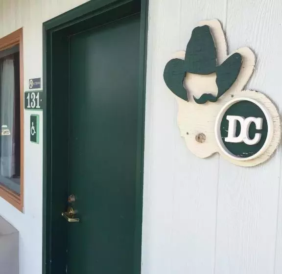 Отель Dakota Cowboy Inn