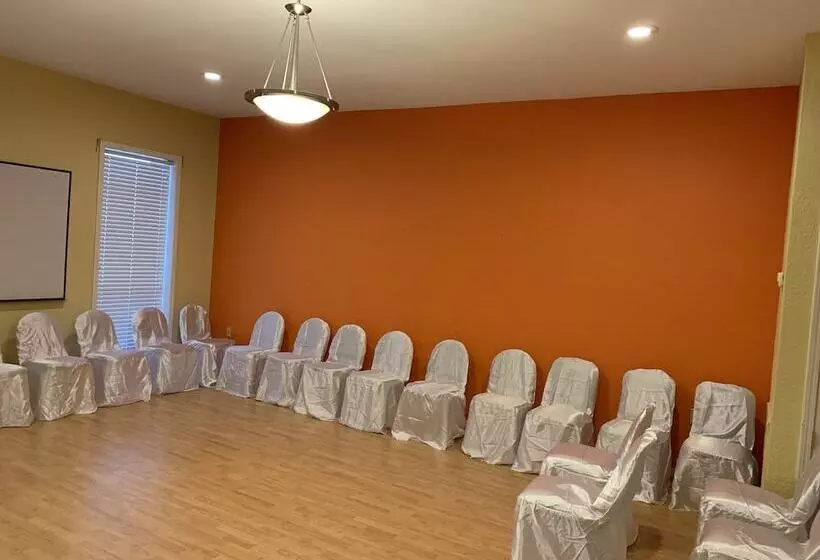 ホテル Days Inn By Wyndham Trumann Ar