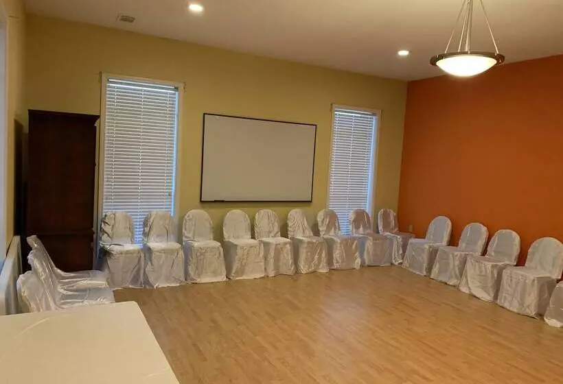 ホテル Days Inn By Wyndham Trumann Ar