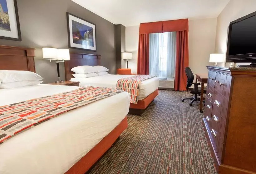 هتل Drury Inn & Suites Montgomery