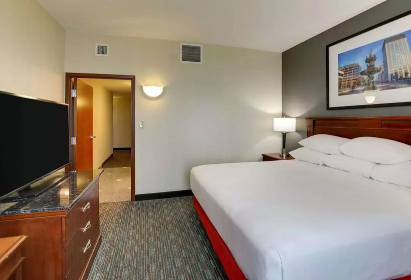 هتل Drury Inn & Suites Montgomery