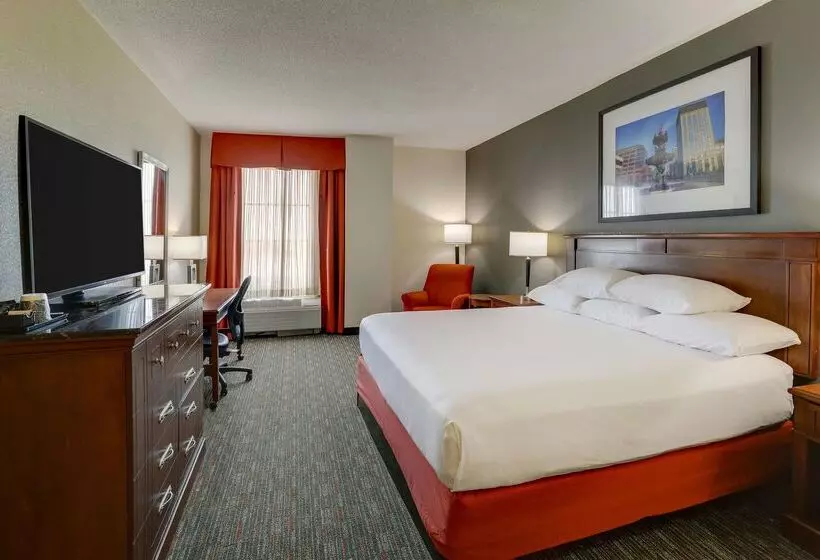 هتل Drury Inn & Suites Montgomery