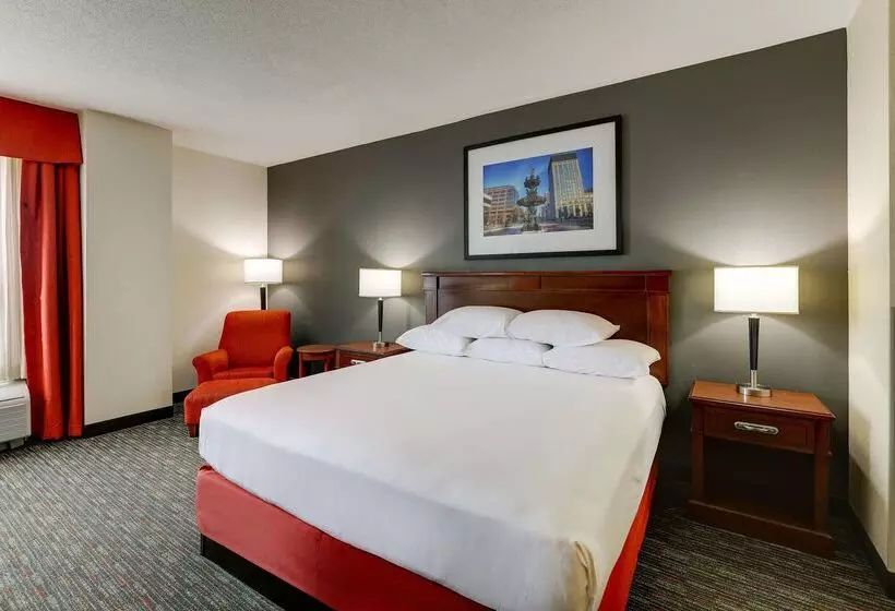 هتل Drury Inn & Suites Montgomery