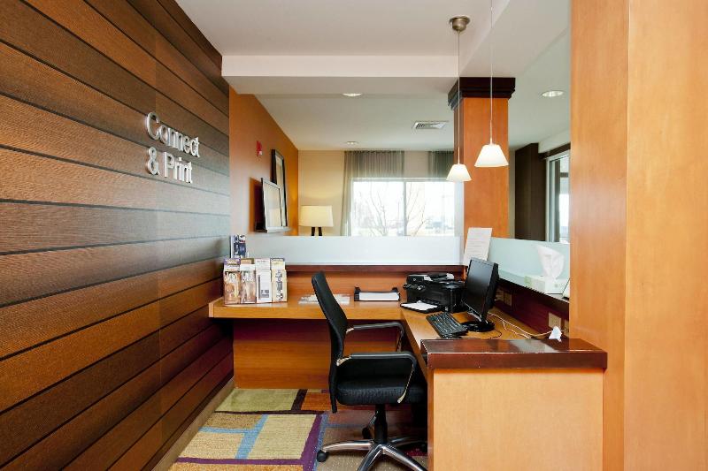 Отель Fairfield Inn And Suites By Marriott Winchester