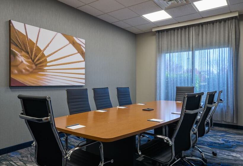 Отель Fairfield Inn And Suites By Marriott Winchester