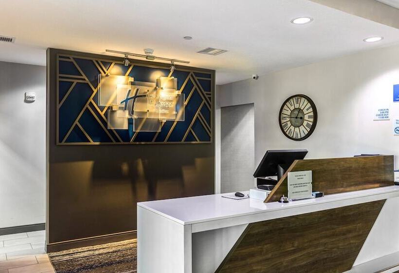 Holiday Inn Express Hotel & Suites Salina, An Ihg