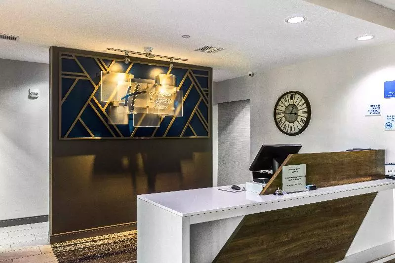 Holiday Inn Express Hotel & Suites Salina, An Ihg