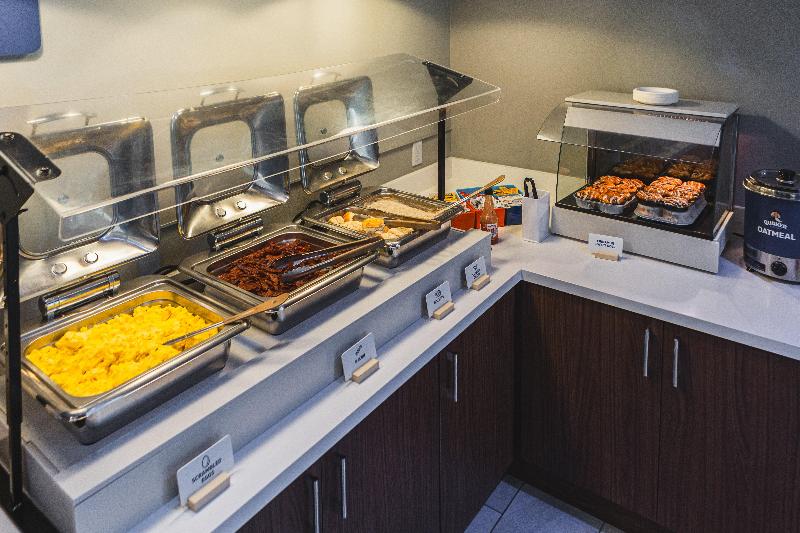 Holiday Inn Express Hotel & Suites Salina, An Ihg