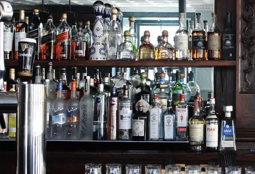 Отель The National