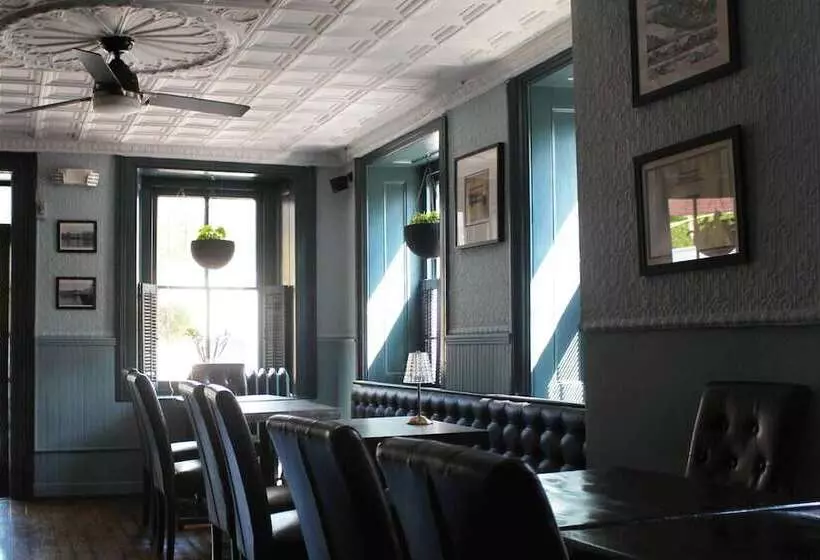 Отель The National