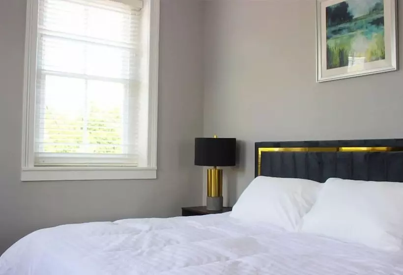 Отель The National