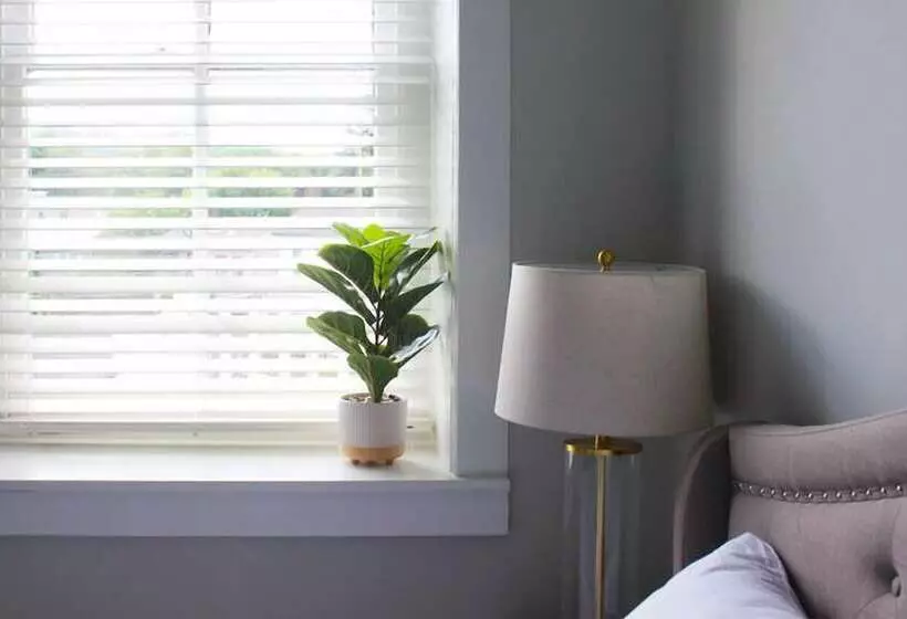 Отель The National