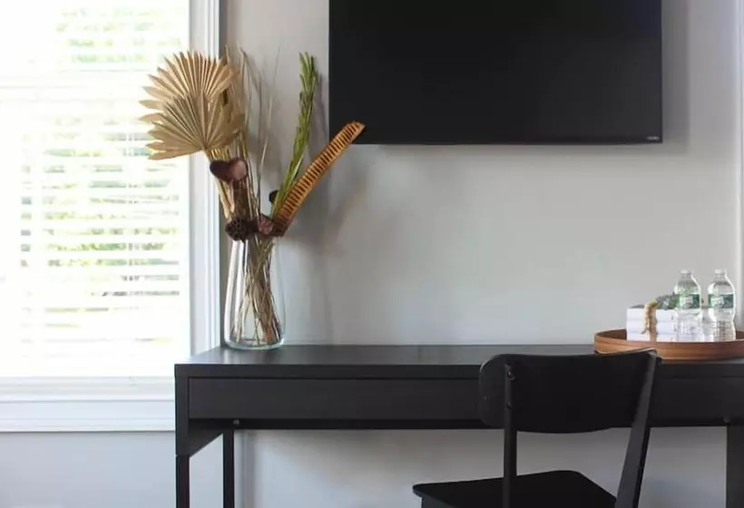 Отель The National