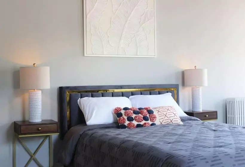 Отель The National