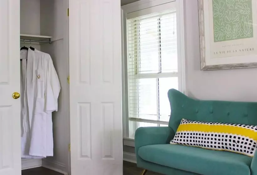 Отель The National