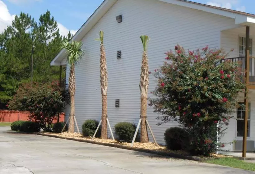 מוטל Glennville Inn