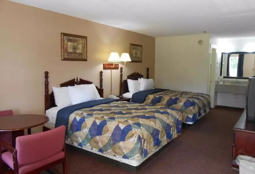 מוטל Glennville Inn