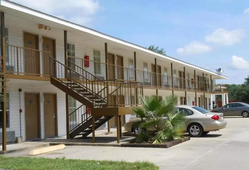 מוטל Glennville Inn