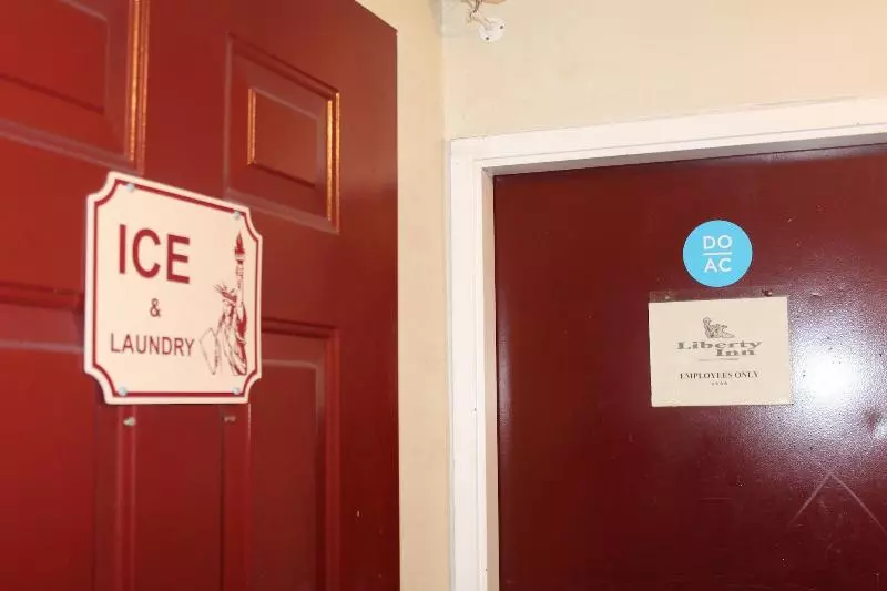 فندق على الطريق Liberty Inn