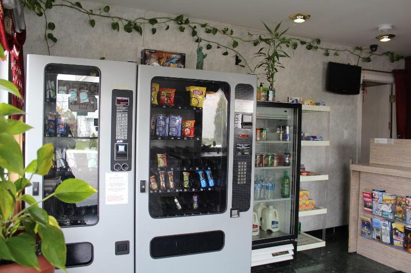 فندق على الطريق Liberty Inn