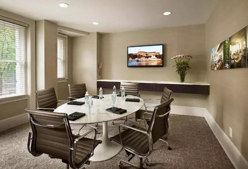 Aka Rittenhouse Square