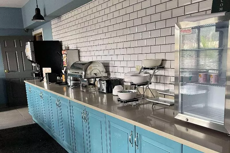 Отель Baymont By Wyndham Sumter