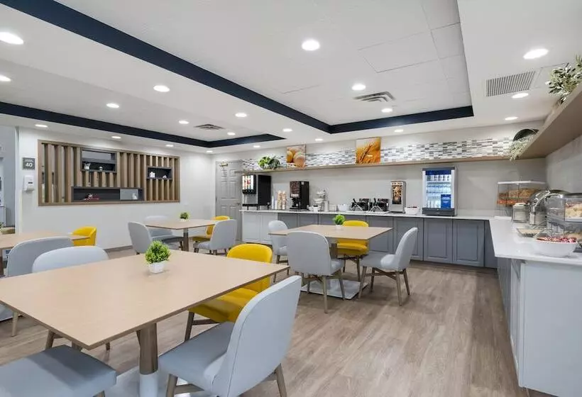 Hotel Comfort Inn & Suites Hampton Near Coliseum