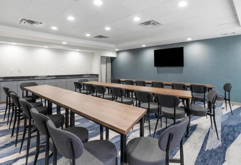 فندق Comfort Inn & Suites Hampton Near Coliseum