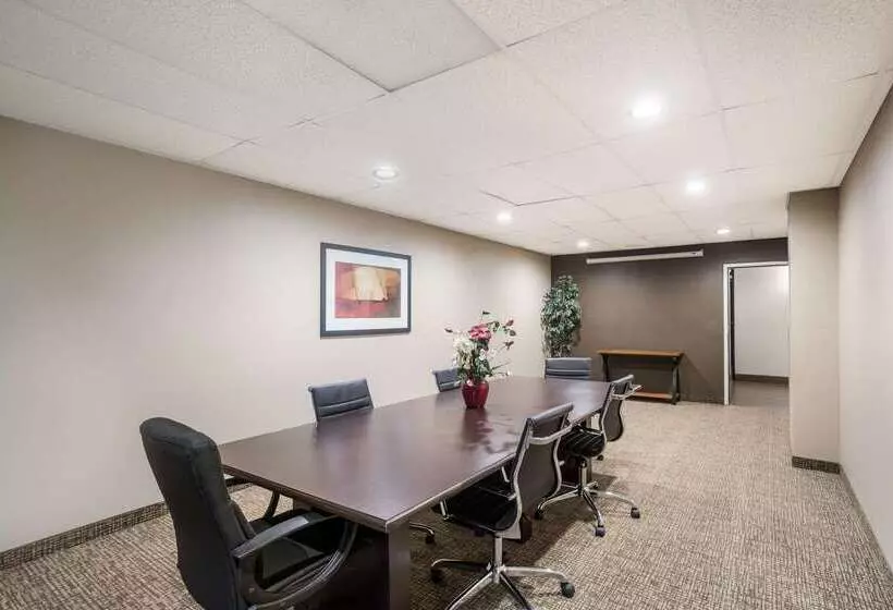 Отель Comfort Suites Forsyth Near I75