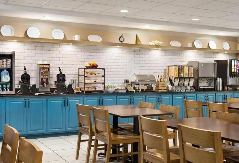 ホテル Country Inn & Suites By Radisson, Boise West   Meridian