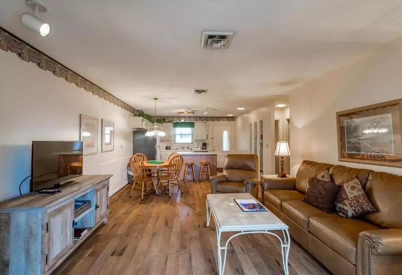 酒店 Crown Resorts At Lake Tansi West