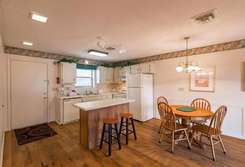 酒店 Crown Resorts At Lake Tansi West