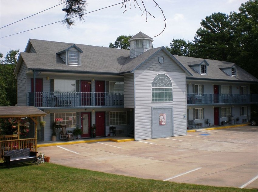 Eureka Suites Motel