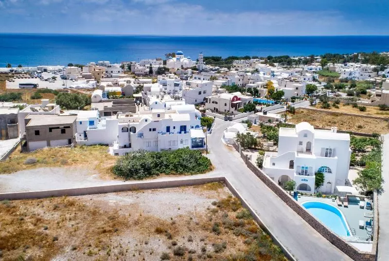 هتل Lavarock Santorini