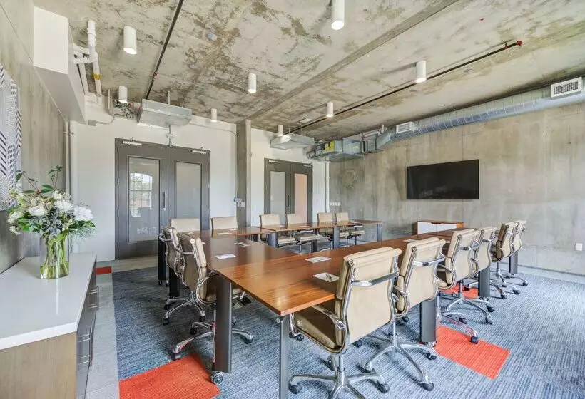 Nylo Dallas Plano Hotel, Tapestry Collection By Hilton