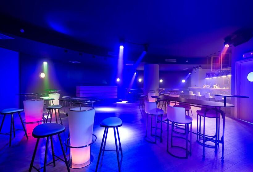 فندق Porto Angeli