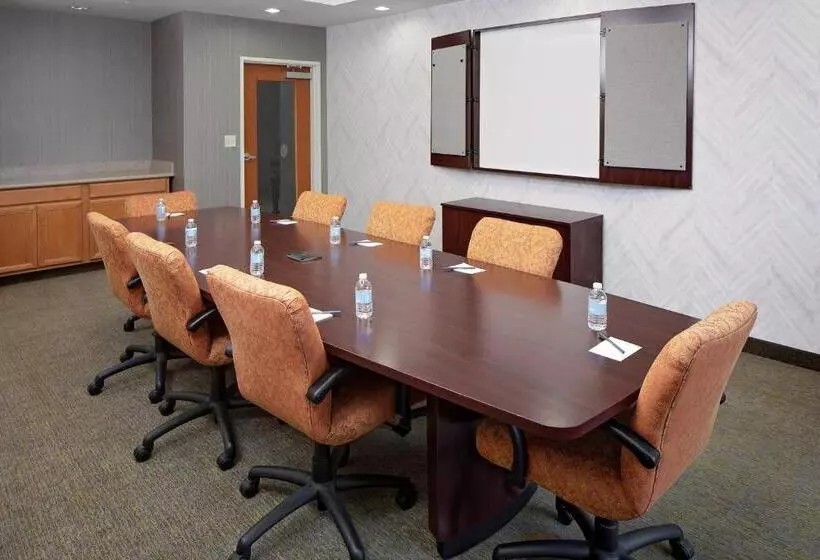 Отель Springhill Suites By Marriott Ardmore