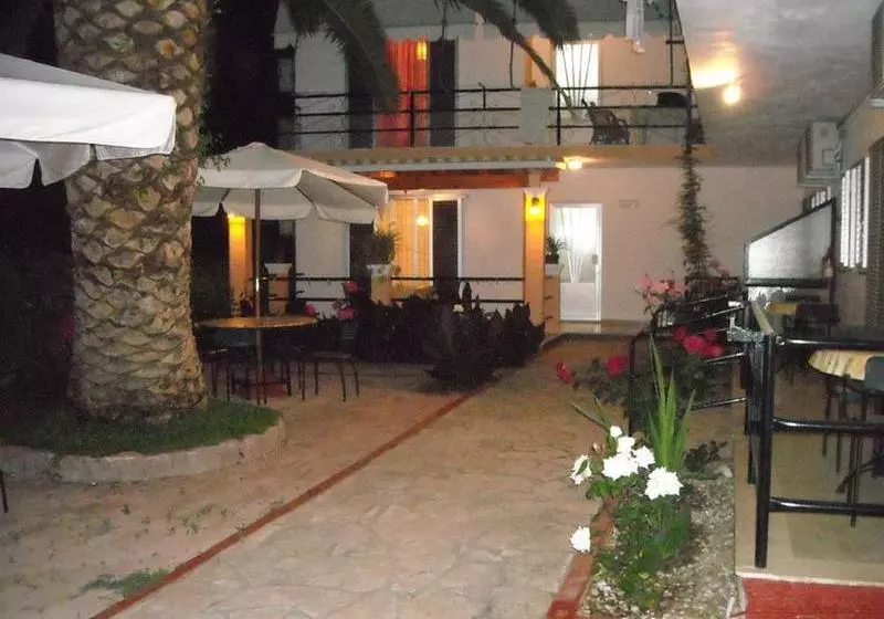 Kostas Apartamentos