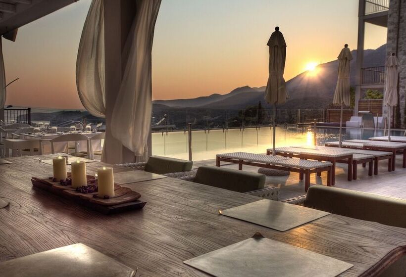 Salvator Villas & Spa