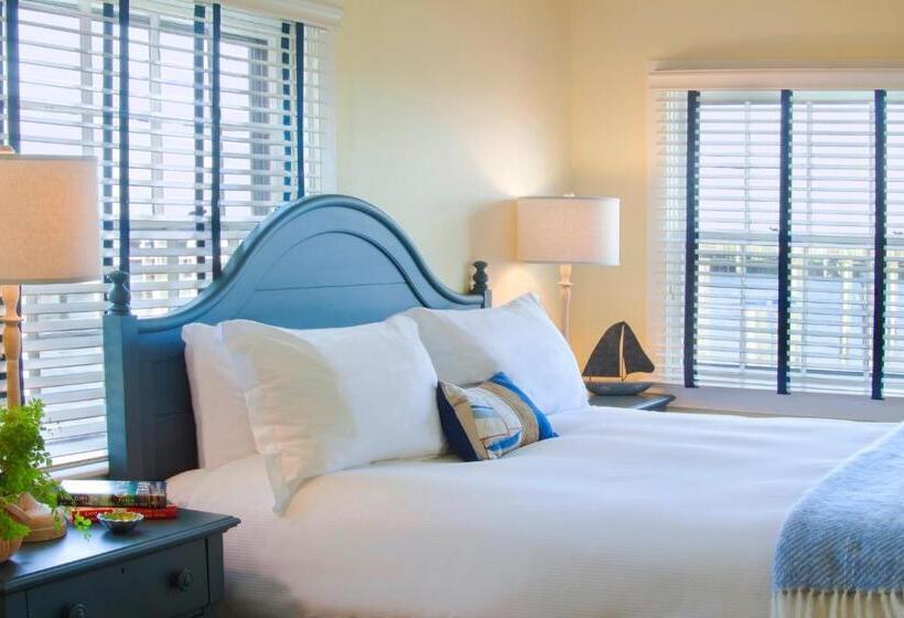 The Cottages At Nantucket Boat Basin