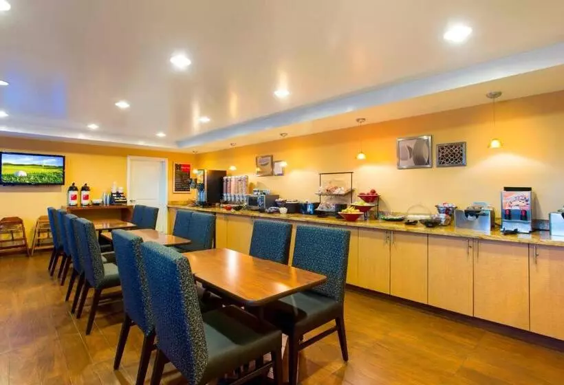 Towneplace Suites By Marriott Kansas City Overland Park