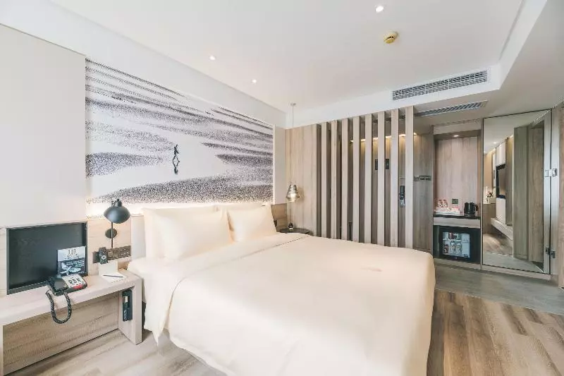 Atour Hotel Changshu Changjiang Road Branch