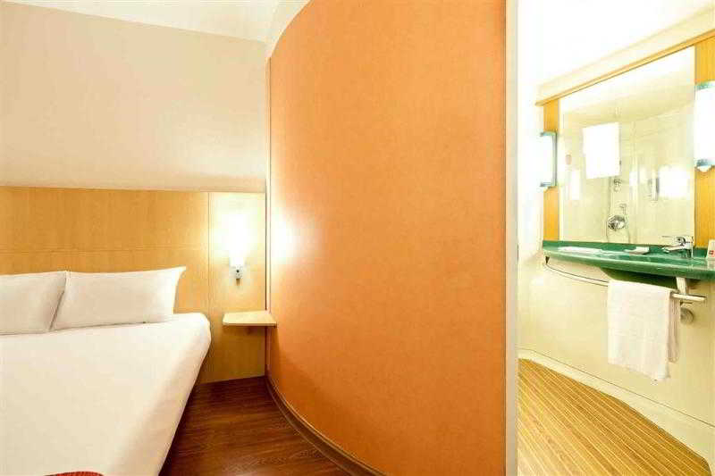 Atour Hotel Changshu Changjiang Road Branch