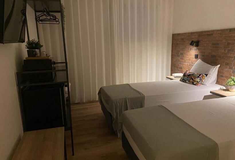 تختخواب و صبحانه Portucalense