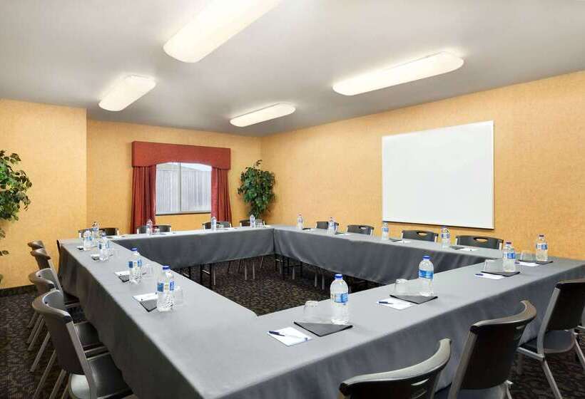 ホテル Baymont By Wyndham Fremont