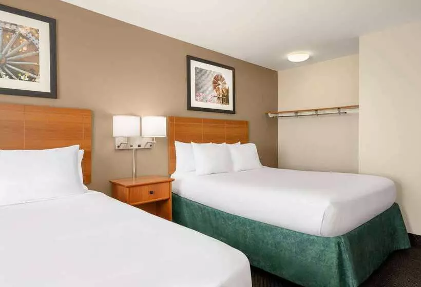 Отель Baymont By Wyndham Fremont