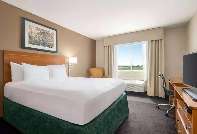 Отель Baymont By Wyndham Fremont