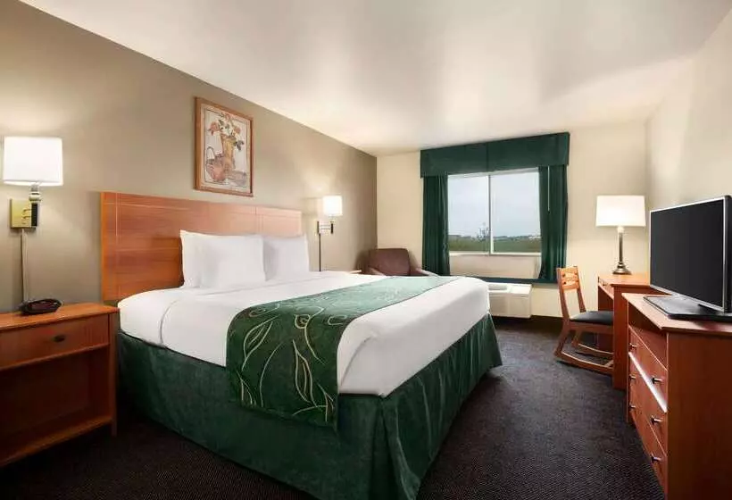 Отель Baymont By Wyndham Fremont