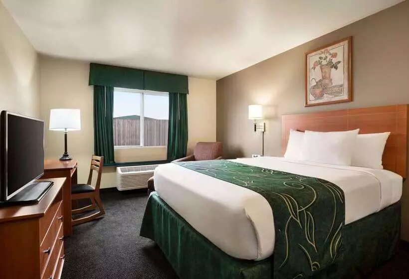 Отель Baymont By Wyndham Fremont