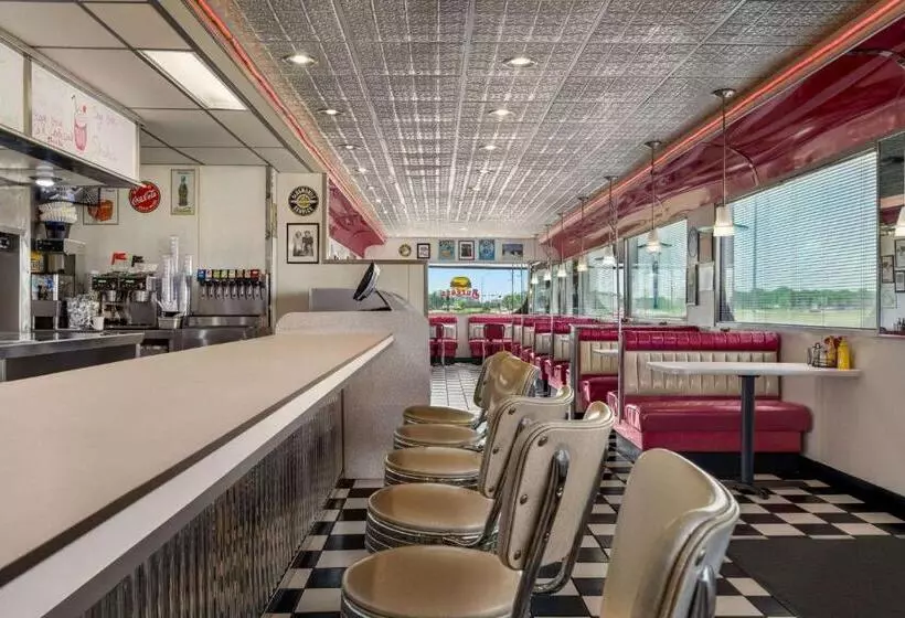 Отель Baymont By Wyndham Fremont